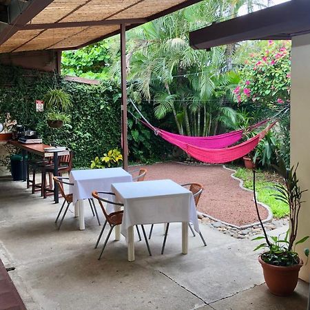 Hostel Dodero 利比里亚 外观 照片