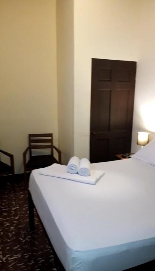 Hostel Dodero 利比里亚 外观 照片